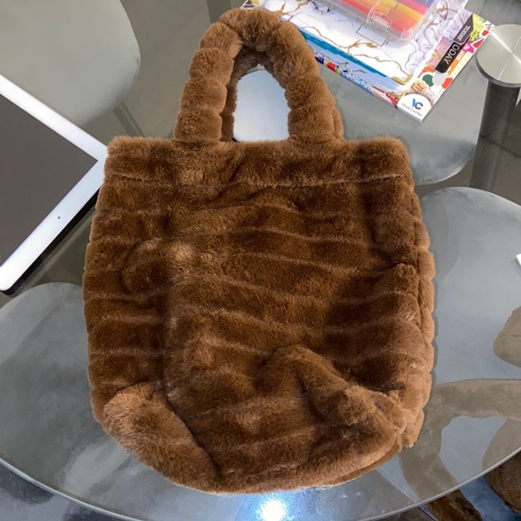 Fuzzy handbag - Picture 3 of 5